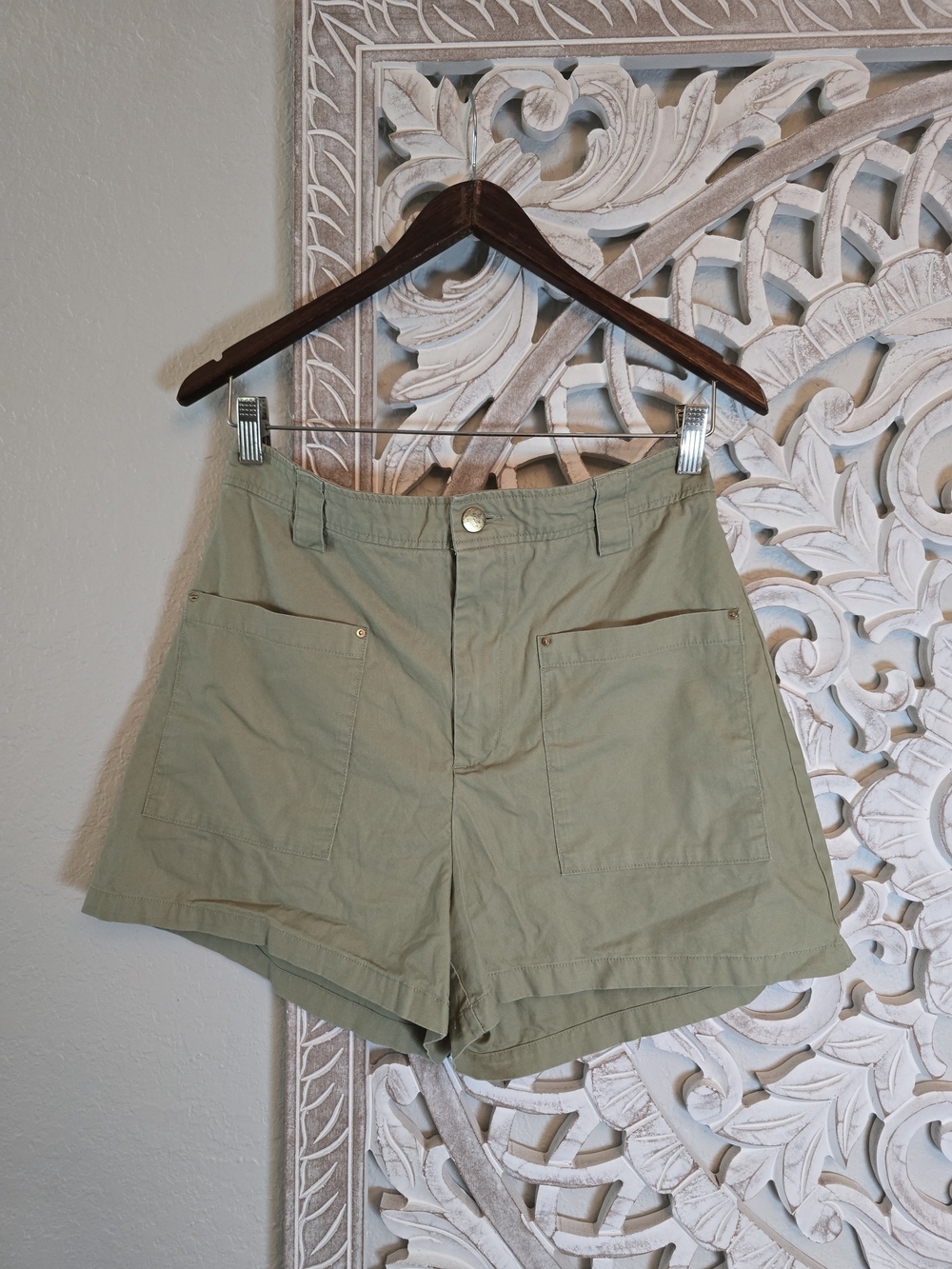 Zara Women’s High Waisted Khaki Green Utility Shorts M